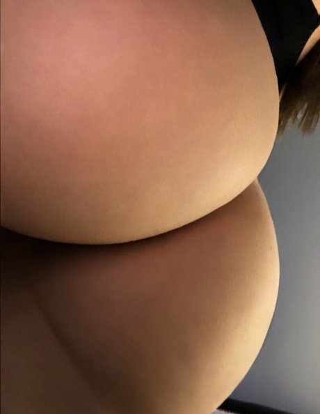 Khloexoxo perfect model pic