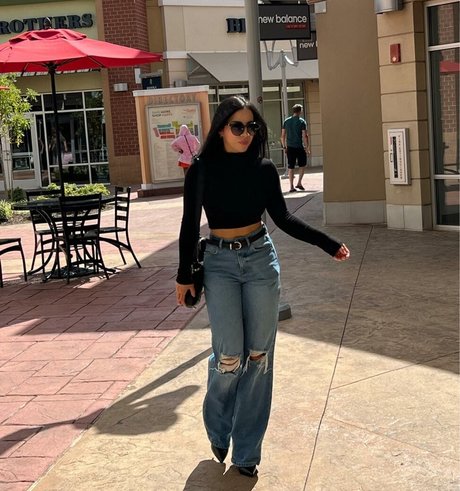 Byadrianna art pornstar img