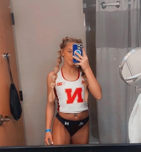 Jess Gardner top model image