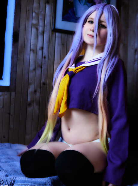 aki puff model adult picture