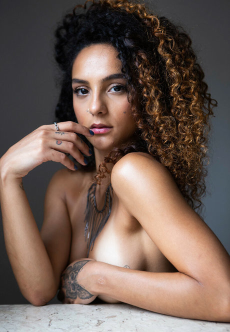 Julia Barboza Pimentel perfect model img