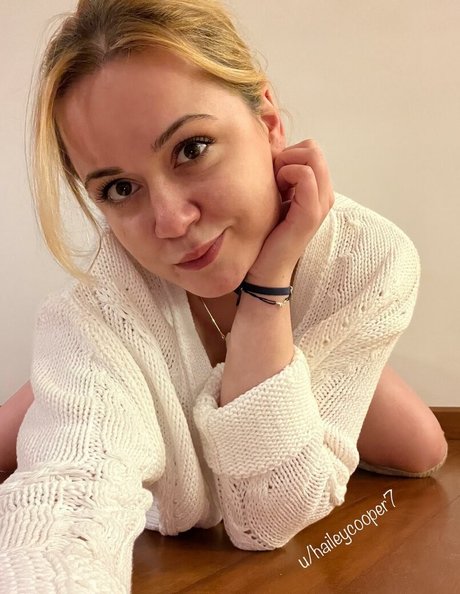 Hailey Cooper nudes model img