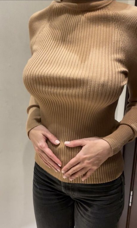 Arianadelbosco hd star pic