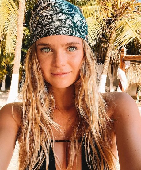 Inna Moll pornstar adult photo