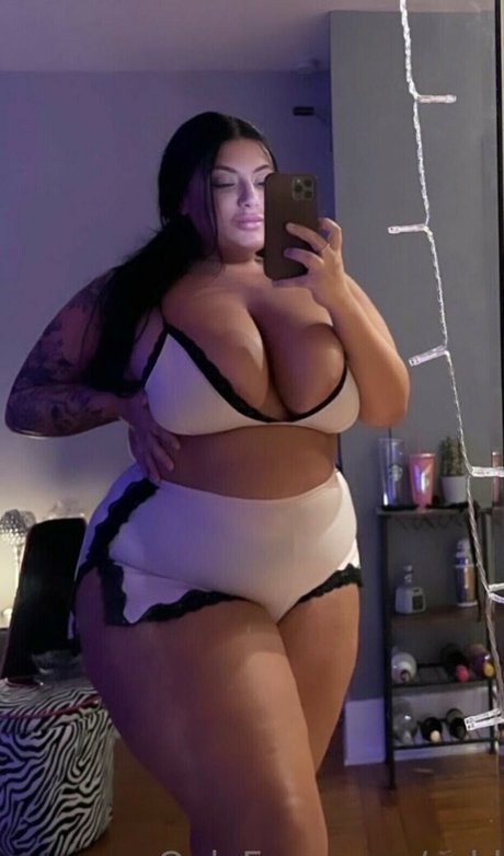 Ashley091 naked model picture