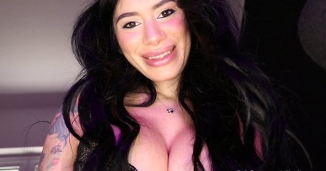 Ellie Alien ASMR hot star photos