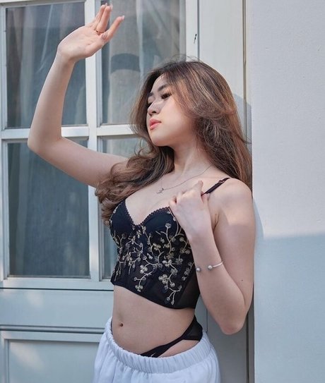 Felicia Carissa free pornstar pictures