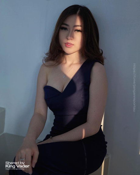 Felicia Carissa model top photos