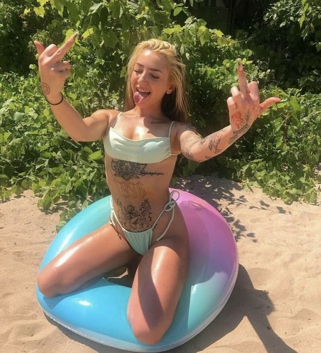 Inked Angel star sexy photos