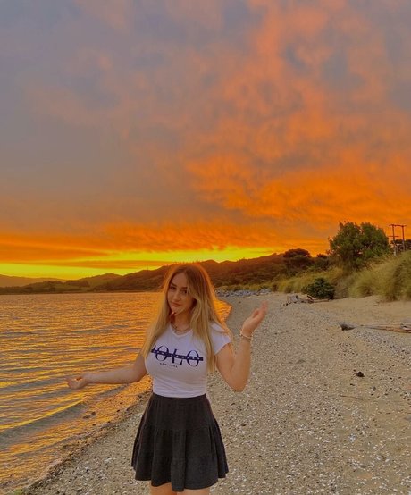 Ruby Pearl Esler beautiful model images