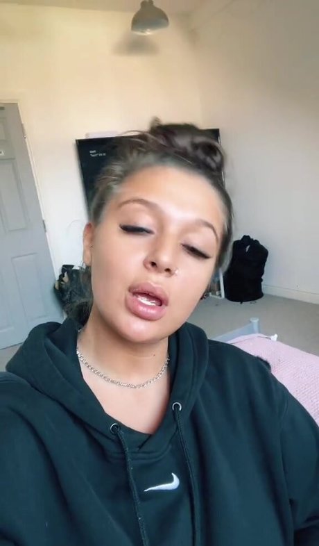 naughtybabeoxo sex pornstar img