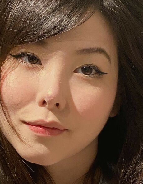 Julia Nakamura Profile pic