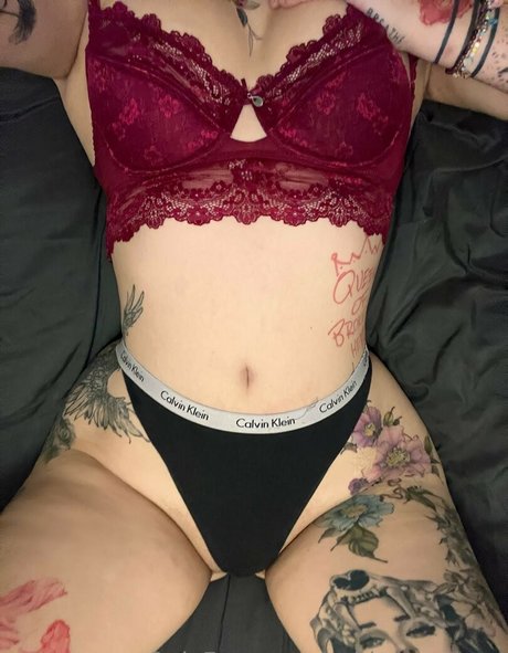 AshleyMarieeGaming adult actress pictures