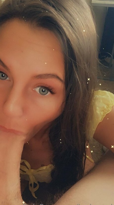 laylanoel star high quality photo