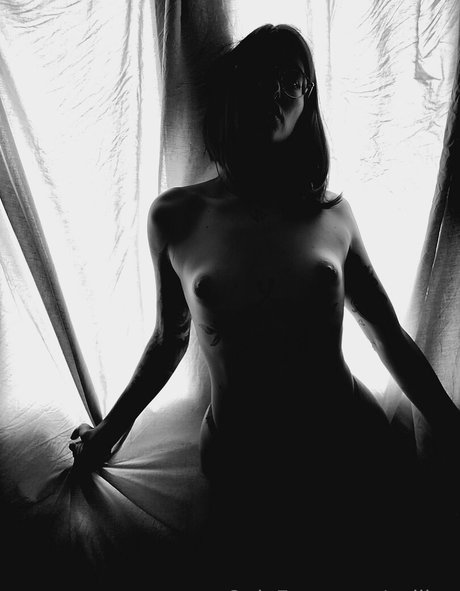 Calilau98 pornographic model img