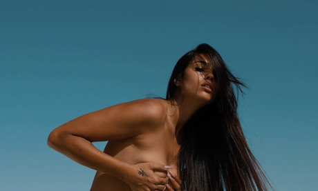 Neomi Attal model top gallery