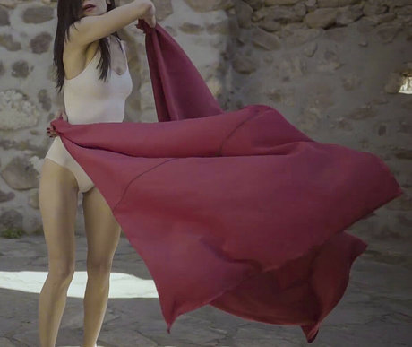 Asra Tin beautiful model photo