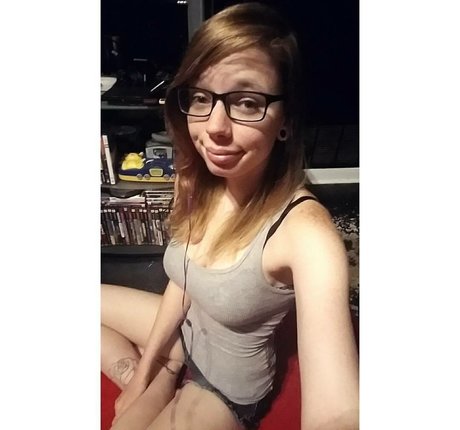 Gabby Swears star pornographic photo