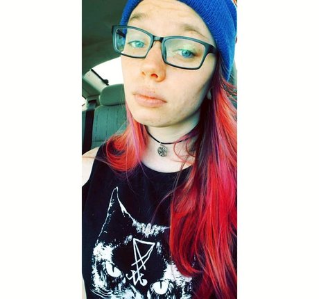 Gabby Swears xxx model pics