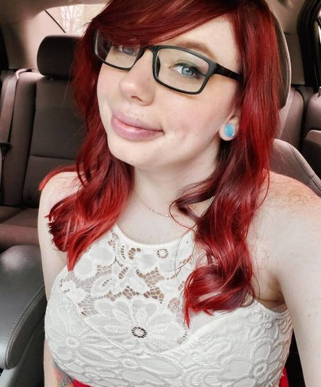 Gabby Swears model hd image