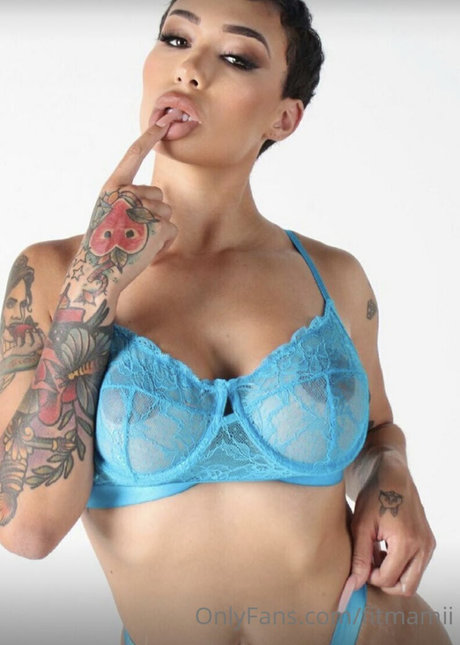 The Fit Mami pretty model image