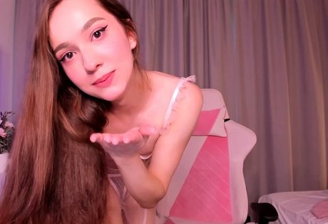 LilyLanska pretty pornstar picture