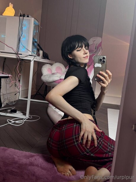 urplpur adult actress pics