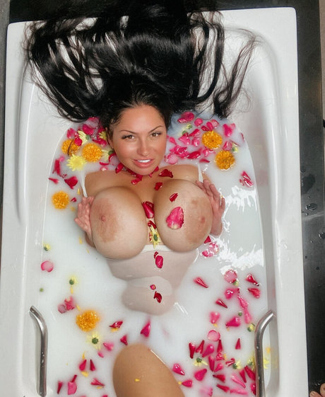 Eclipse babe star free pictures