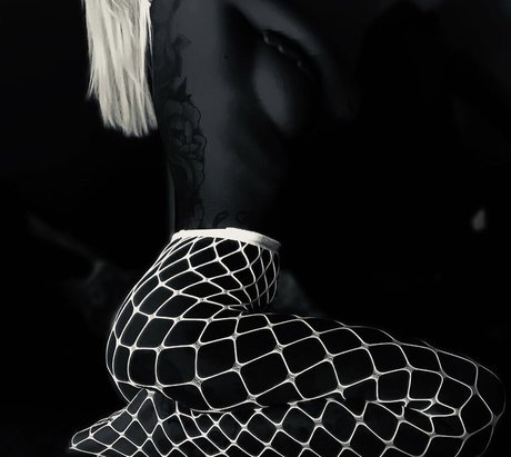 Gigisleek model nude pics