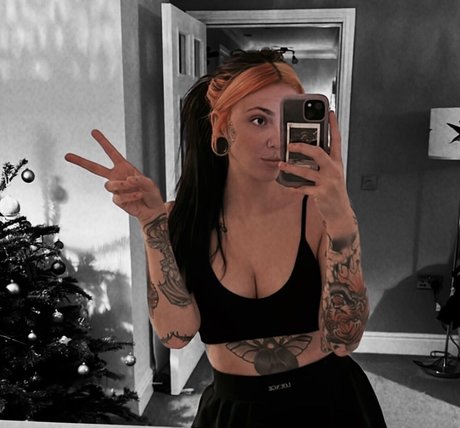 Gigisleek adult model galleries