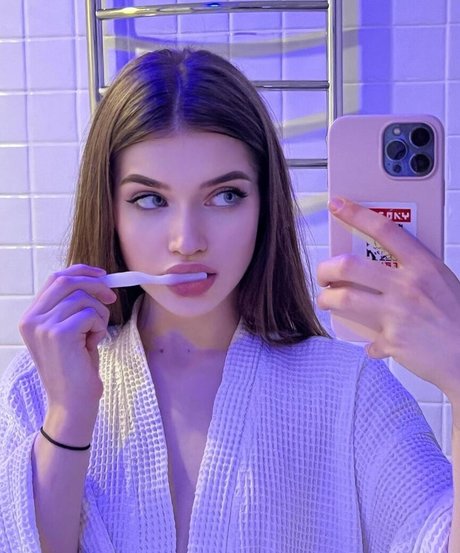 chilllaysi hd model pictures