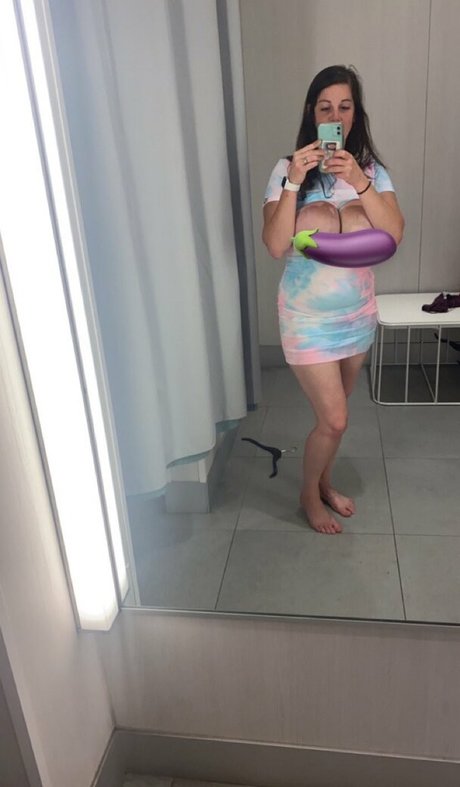 Tittyqueen77 nude actress picture