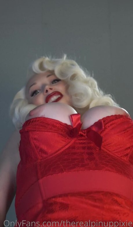 Pineup Pixie model erotic pictures