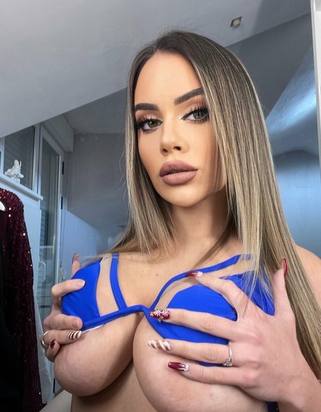 Laragarcia168 art model photo