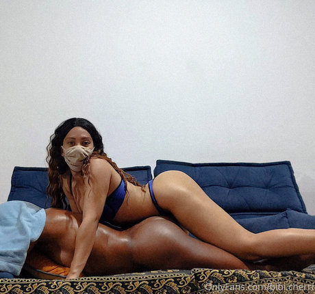 Bibi Cherri model pornographic photos