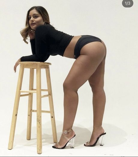 Kasara SweetKK nudes model picture