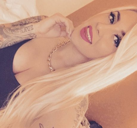 SJ Valenz high quality model photo