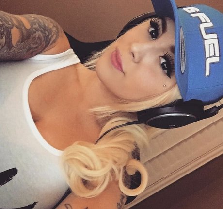 SJ Valenz nude star image