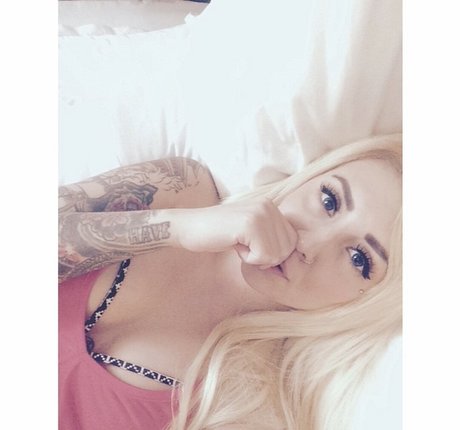 SJ Valenz hot actress images