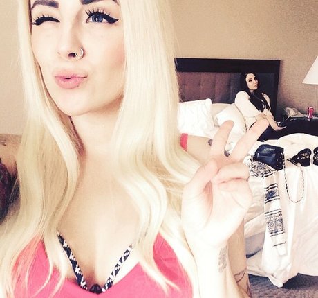 SJ Valenz pornstar free archive