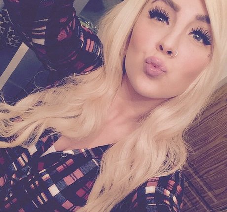 SJ Valenz best actress images