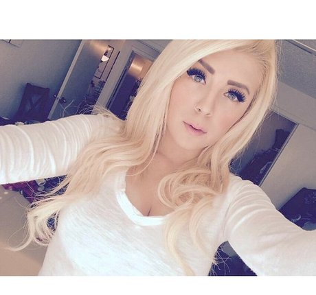 SJ Valenz nudes model pictures