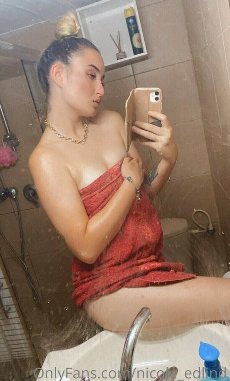 nicole edlind hot star image