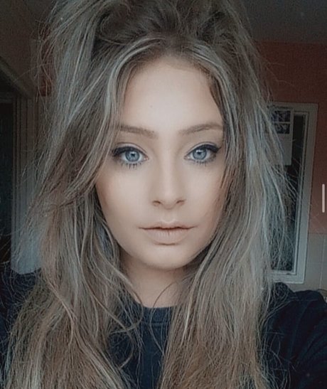 Holliejaneexo pornstar erotic pic