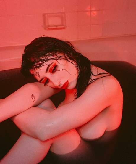 Lauren Van Lom star nude img