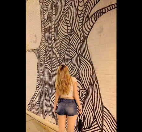 Yillian star sex gallery