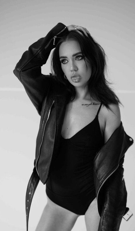 Madeleyn Kurg top pornstar pics