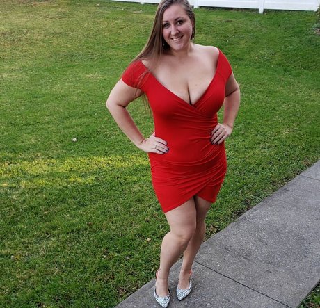 Caityy Cakesss pretty model img