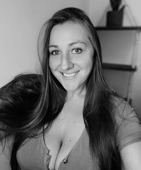 Caityy Cakesss model images