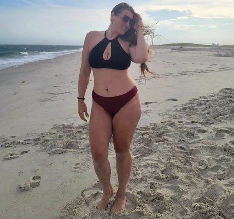 Caityy Cakesss nude pornstar photo